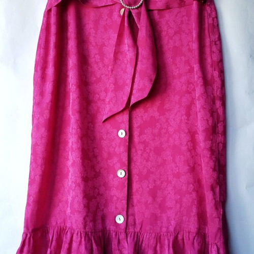 Art Dealer Midi Skirt with Etched Flowers Fuschia Size L like new