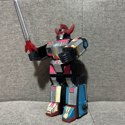 Power Rangers KO Megazord 1993 figure used with sword