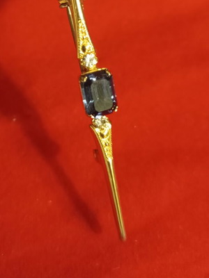 Vintage bar brooch mint condition with Art Deco design