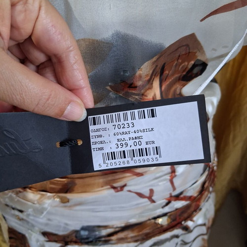 Official dress with silk.