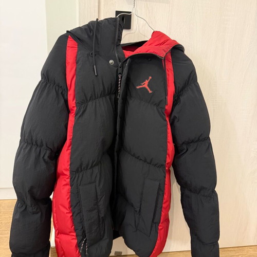 Jordan Puffer Jacket black/red like new, size S