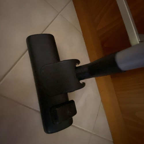 Bosch vacuum cleaner handle like new with head
