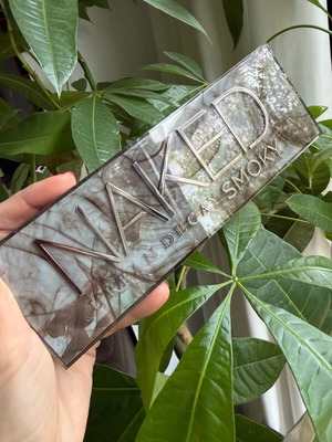 Urban Decay Naked Smoky σαν καινούργιο με φανταστικές αποχρώσεις