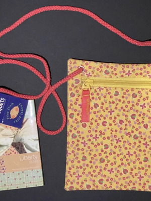Busquets Y2K kids spring purse with floral and cherry print