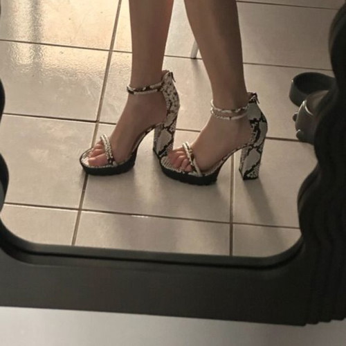 Attrattivo animal print pumps new black and white size 39