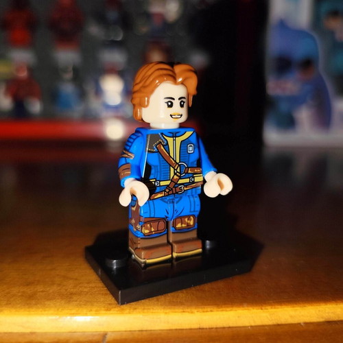 Lucy MacLean minifigure like new with stand base