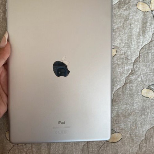 iPad 10.2 like new, lightly used