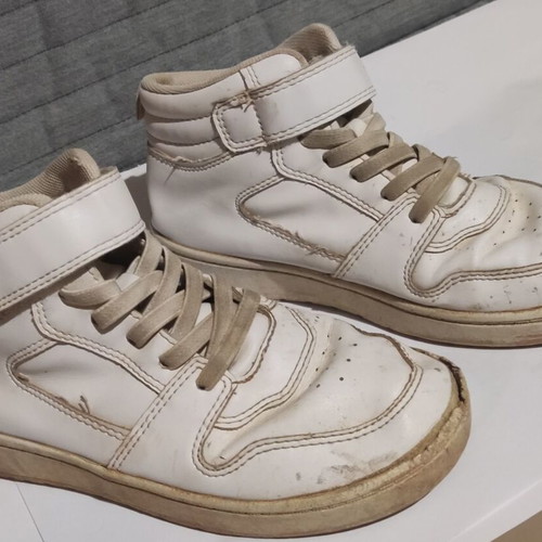Children's shoes used, 5 pairs No 31 - 33