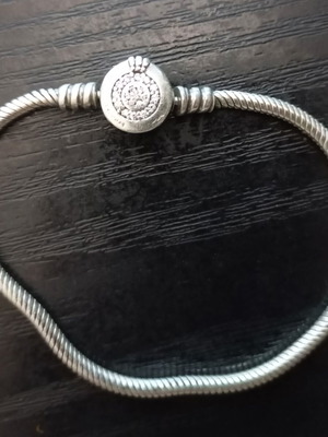Pandora bracelet with snake chain and crown O clasp, like new, silver 925