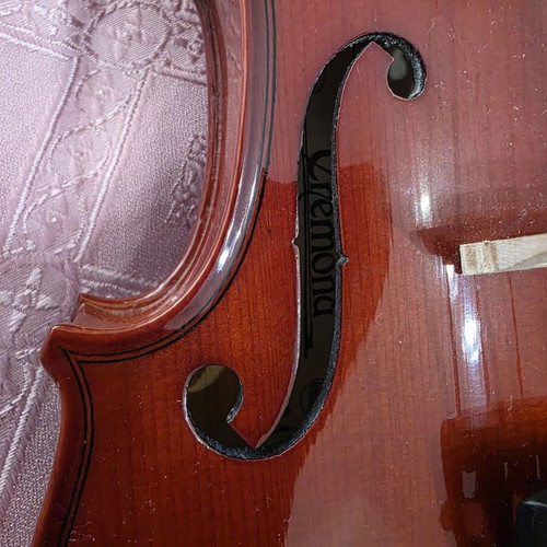 Student violin 1/2 Cremona fecit anno domini 20 like new with bow and case