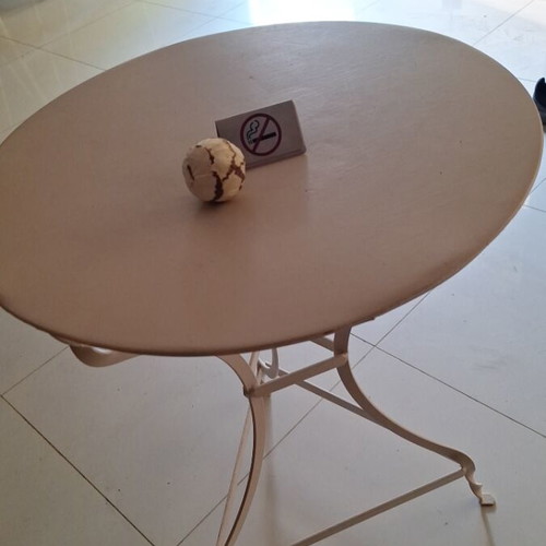 Iron table like new