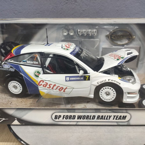 Hotwheels Ford Focus WRC BP World Rally Team metal model 1:18 new