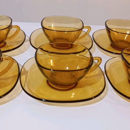 Vereco amber color cups with saucers set of 6 like new
