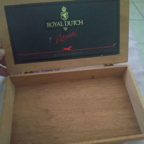 Royal Dutch collectible cigar box used