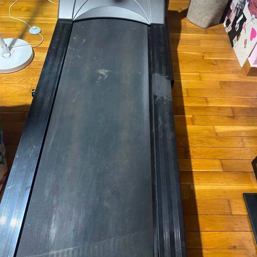 Power treadmill used with LCD console and emergency stop button