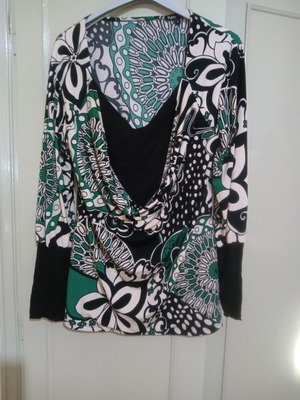 Long-sleeve blouse medium size