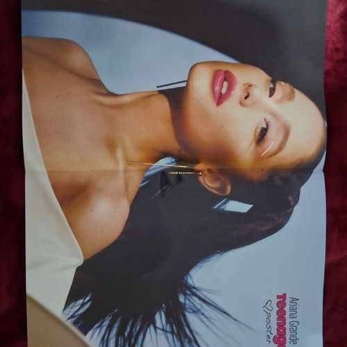 Ariana Grande collectible posters pack of 7 new