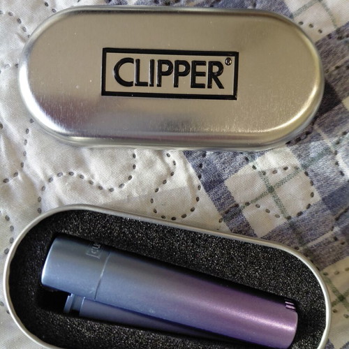 Clipper Metal Icy Gradient lighter new with metal case