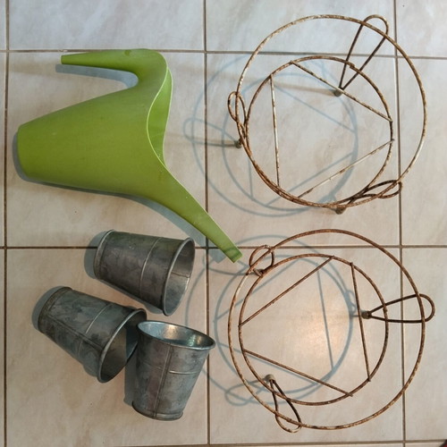 Garden set used, 6 pieces including watering can, pots & stands