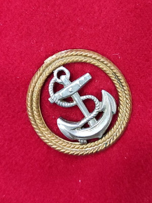 Metal 3D Navy Badge diameter 33.6mm like new