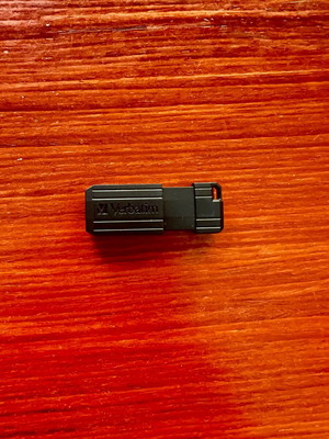 Verbatim USB stick 8GB like new