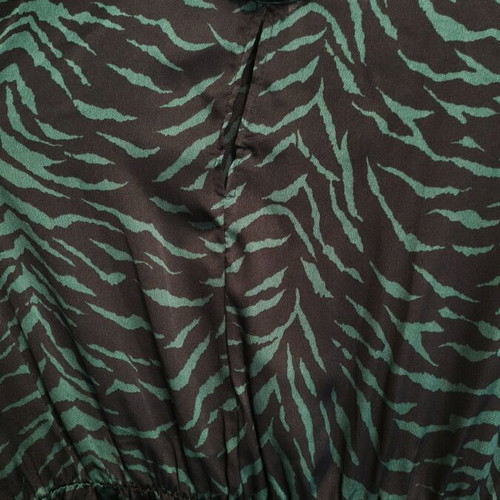 Maxi dress like new with shoulder pads, black and green, size L