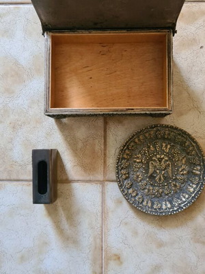 Bronze set in like new condition