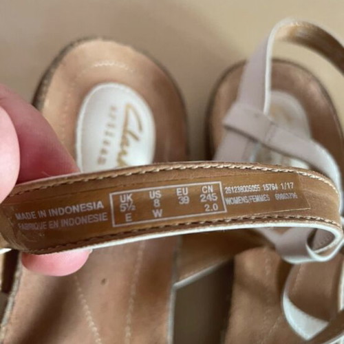 Clarks leather sandals size 39 wide fit with strass, like new