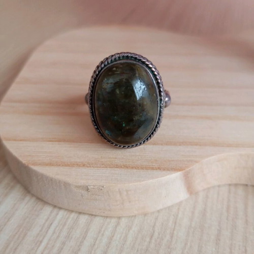 Silver 925 ring like new with blue and green labradorite