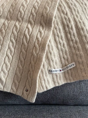 Tommy Hilfiger scarf new, beige warm fabric