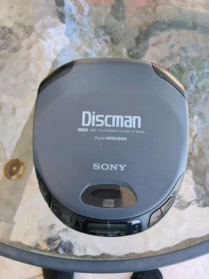 Sony Discman D-152CK μεταχειρισμένο με ράγισμα στην οθόνη