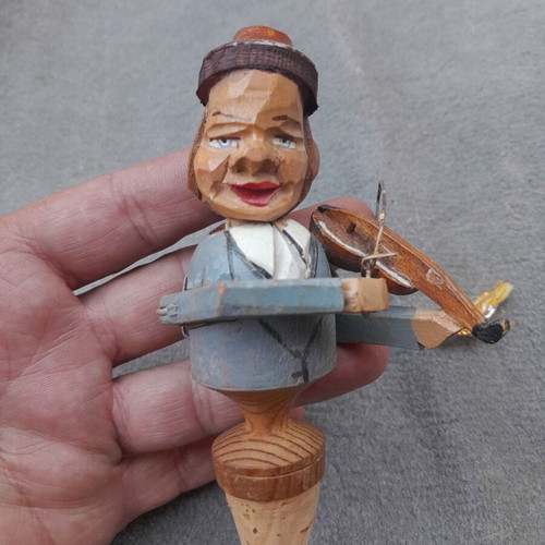 Anri Vine Brandy Whiskey Bottle Stopper hand carved, animated, used