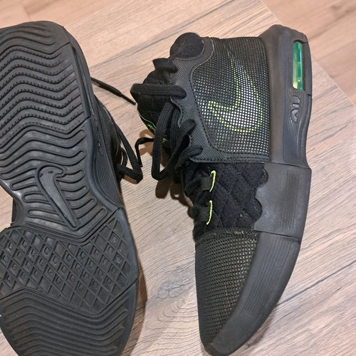 Nike men's basketball shoes FB 2239 002 like new, black, size 44