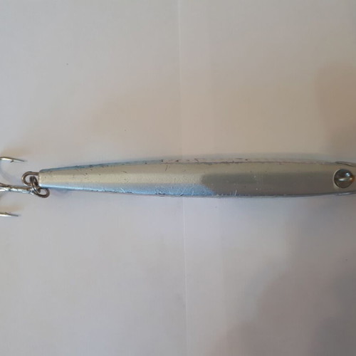 Artificial fishing lures set of 3 like new