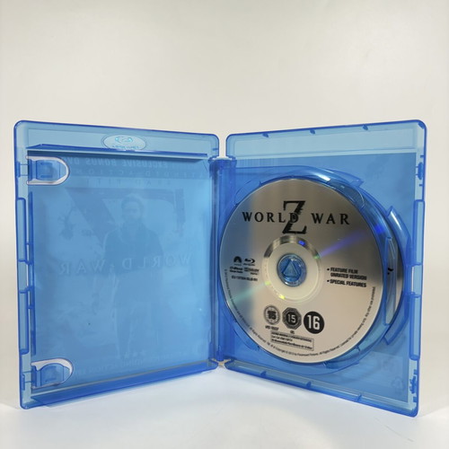 World War Z Blu-ray with Bonus DVD extended action cut, like new, English subtitles