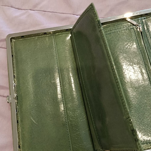 Leather wallet green like new