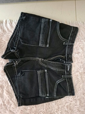 Τζιν σορτσ Bershka μαύρο, σαν καινούργιο, μέγεθος S