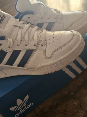 Adidas Team Court 2.0 STR athletic shoes like new, white and blue, size 38
