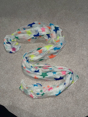 Large scarf like new with colorful stars white