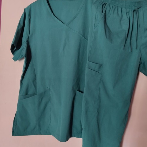 Nursing uniform like new, size M, elastic pants with side pockets