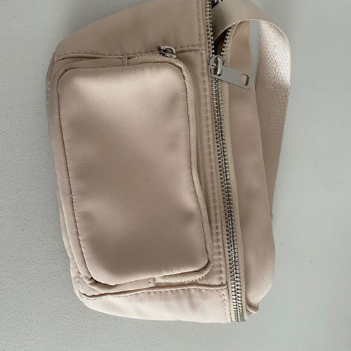 Beige banana bag crossbody like new with chain