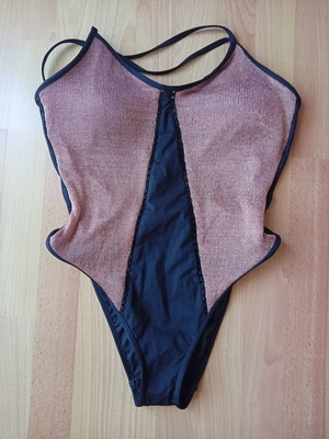 Bluepoint women's one-piece swimsuit new, size L, black and beige