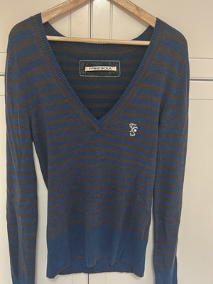 FREESOUL women's sweater small used, blue and brown
