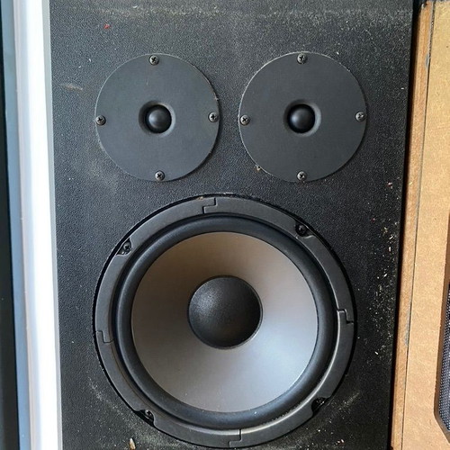 KLH speakers used with solid wood frame