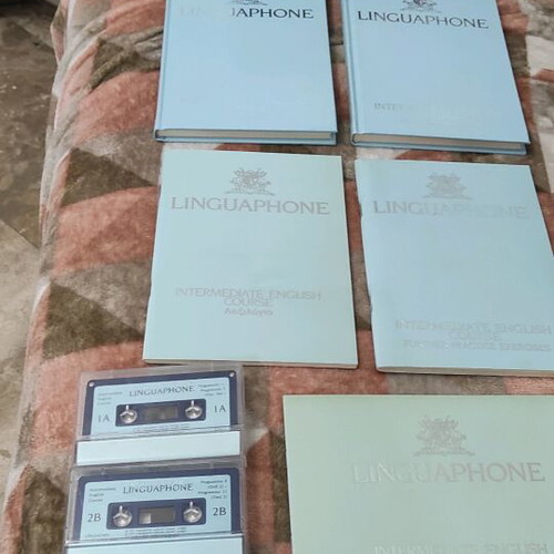 Linguaphone Intermediate English Course like new, 4 books and 4 cassettes