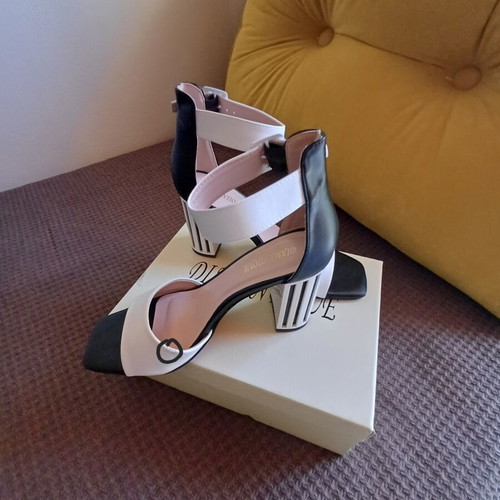 Women's black and white sandals like new, size 38, high block heel