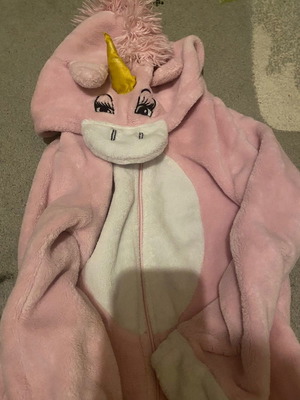 Unicorn onesie used, 116cm, very soft Sherpa material