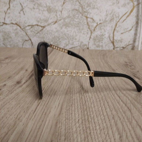 Women's sunglasses like new with stylish gold frames
