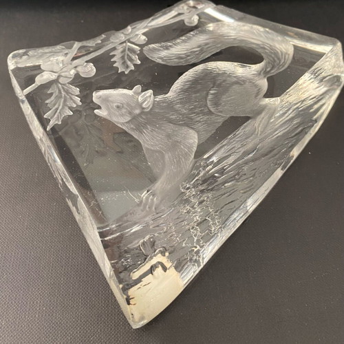 Dartington crystal paperweight new, collectible decorative art glass