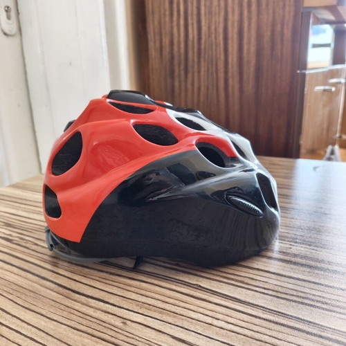 Catlike helmet like new, lightweight and durable